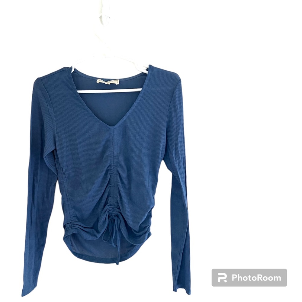 🔹NO COMMENT: Junior girl size M, blue long sleeve, scrunched top w/tie, v-neck.